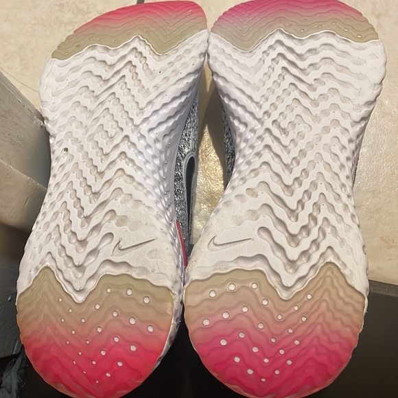 Nike Epic React white/black/pink women’s shoes - Picture 4 of 7